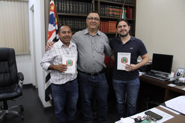 Novos Vereadores do PV visitam Mauro na Câmara Municipal.