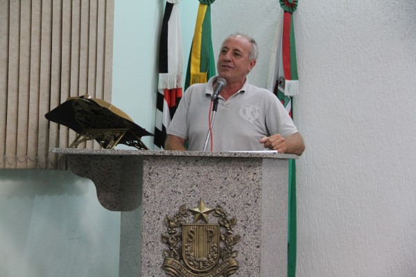 Ivan defende medidas administrativas