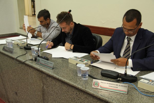 Professor Juarez questiona transporte escolar para deficientes