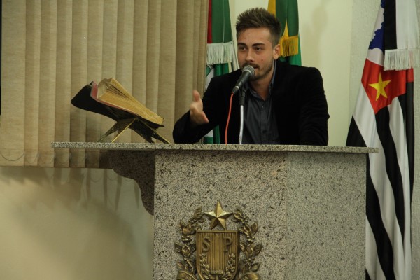 Guilherme questiona obras do córrego Bertioga