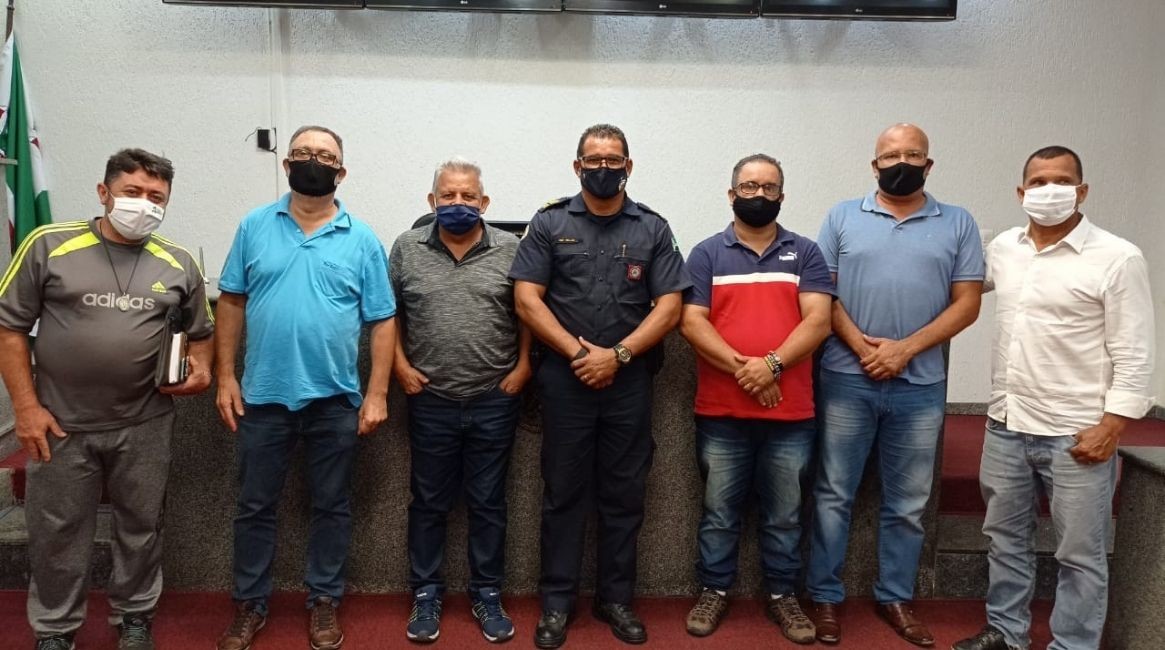 Comandante da GCM de Várzea Paulista visita Câmara para falar sobre segurança pública