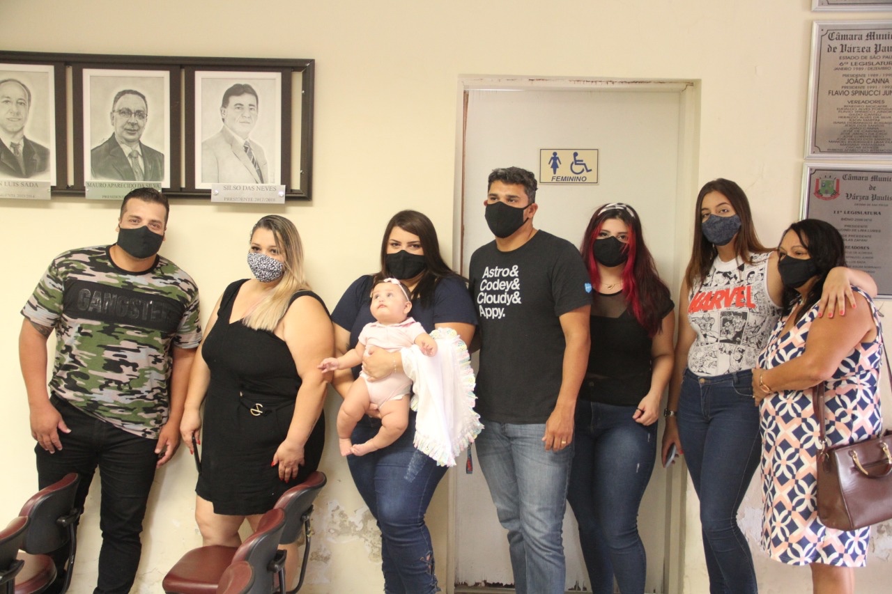 Câmara faz descerramento de placa em homenagem ao ex-presidente da casa, Silso das Neves