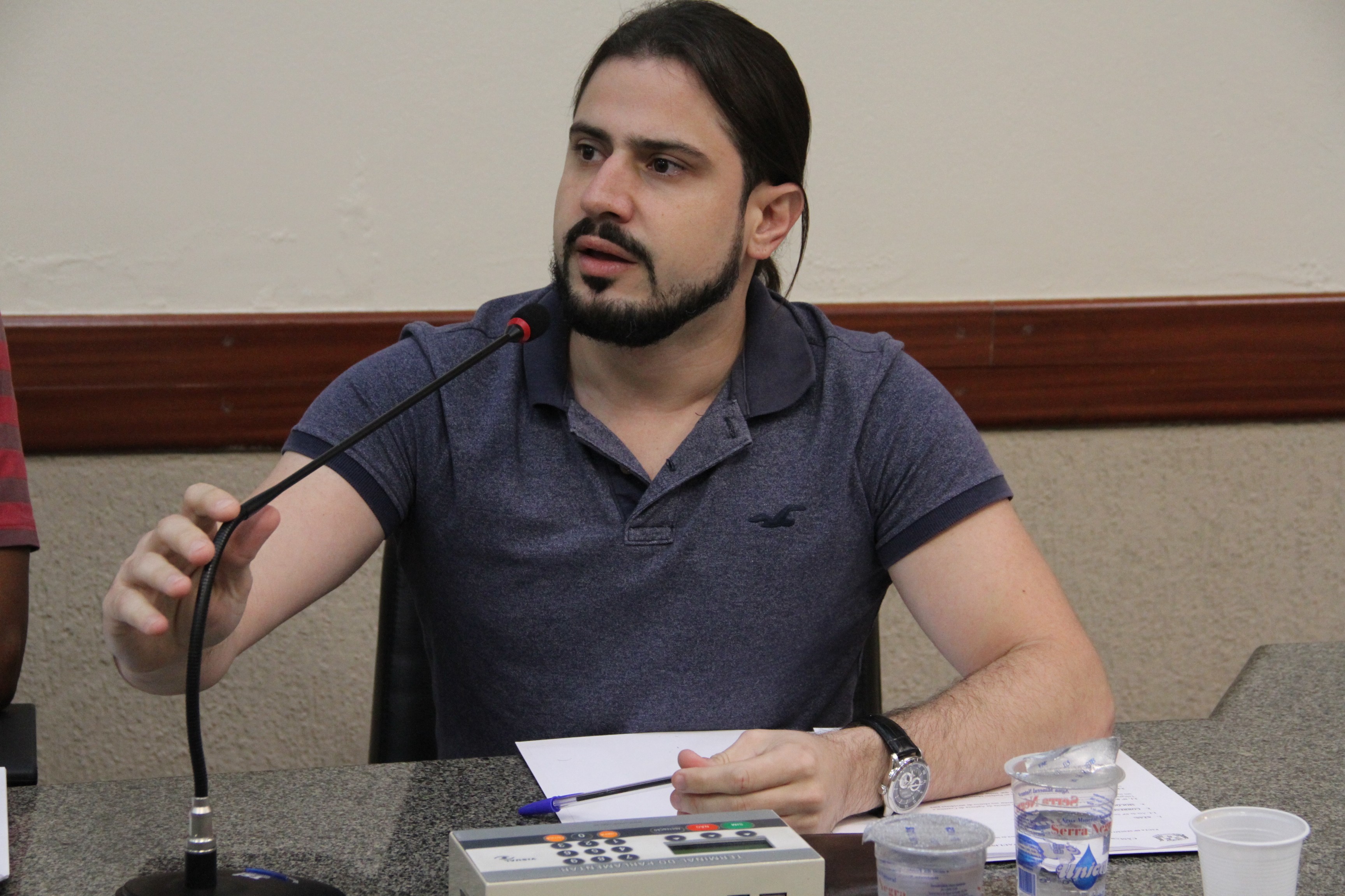 Pasqualino indica capinação de ruas