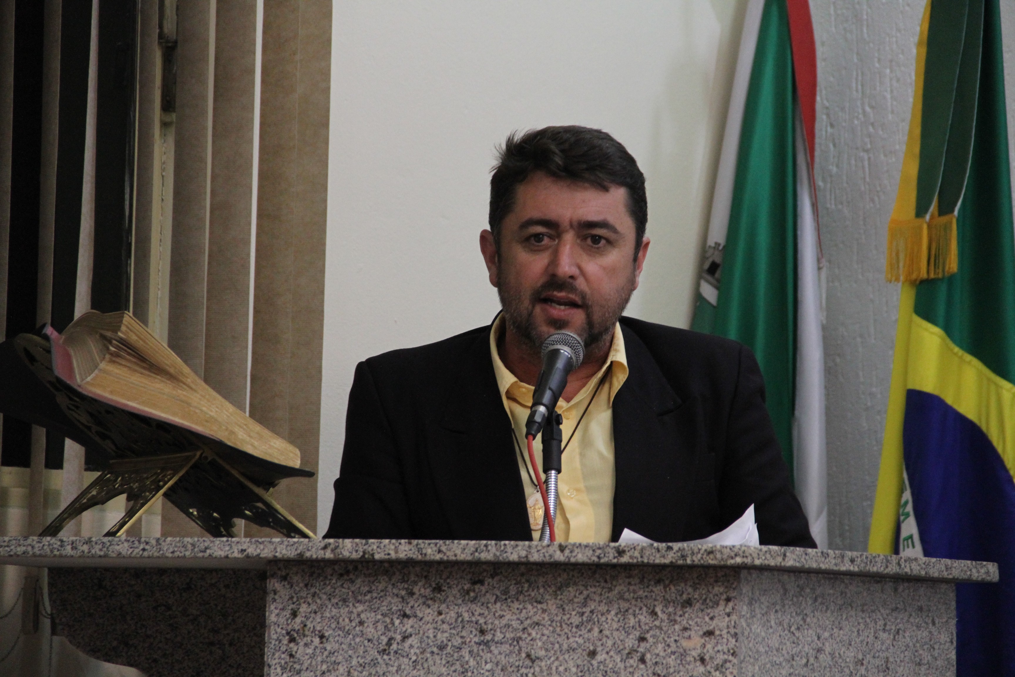 Giba pede reunião com conselheiros e gestão de Saúde