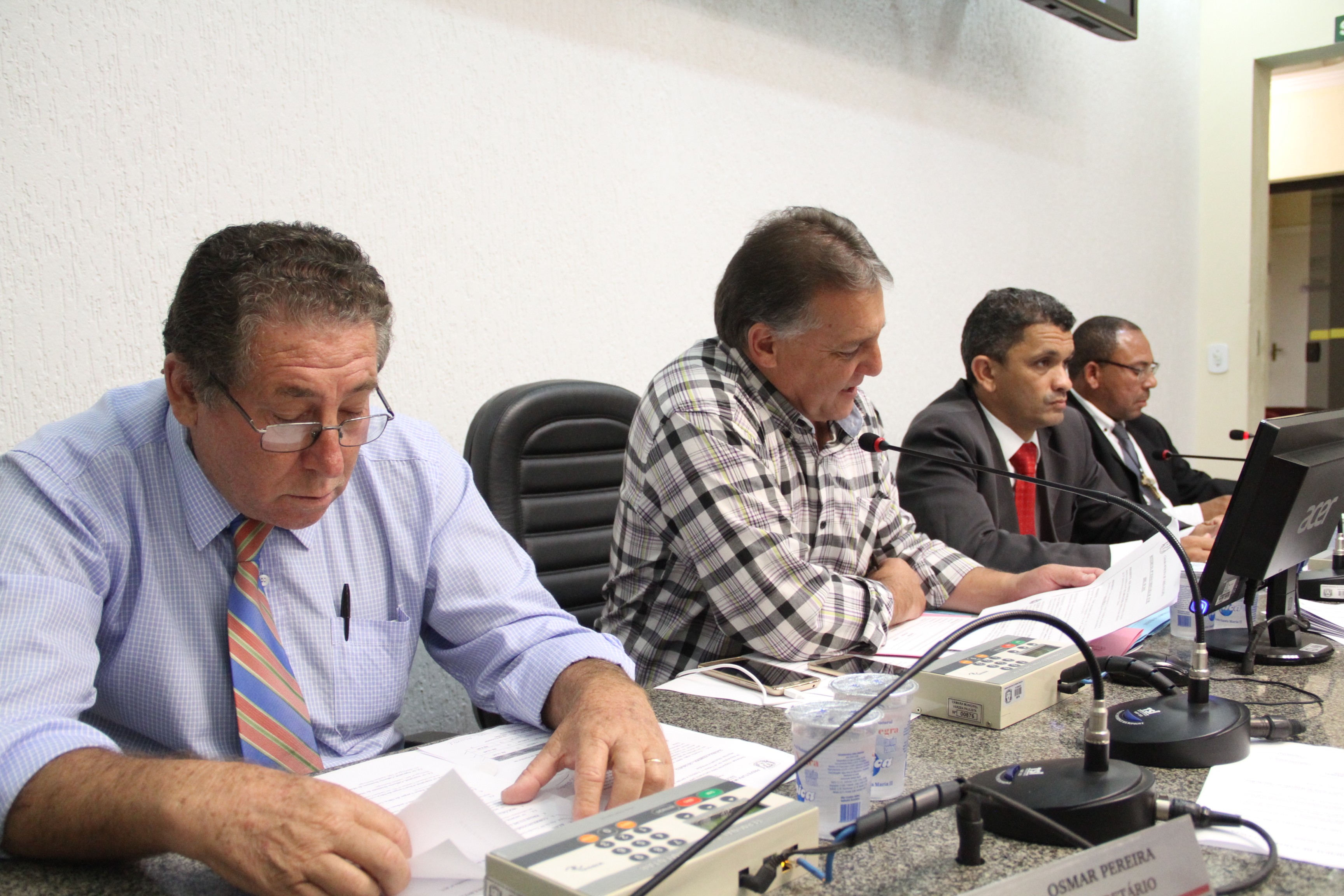 Câmara aprova projetos, requerimentos e moções