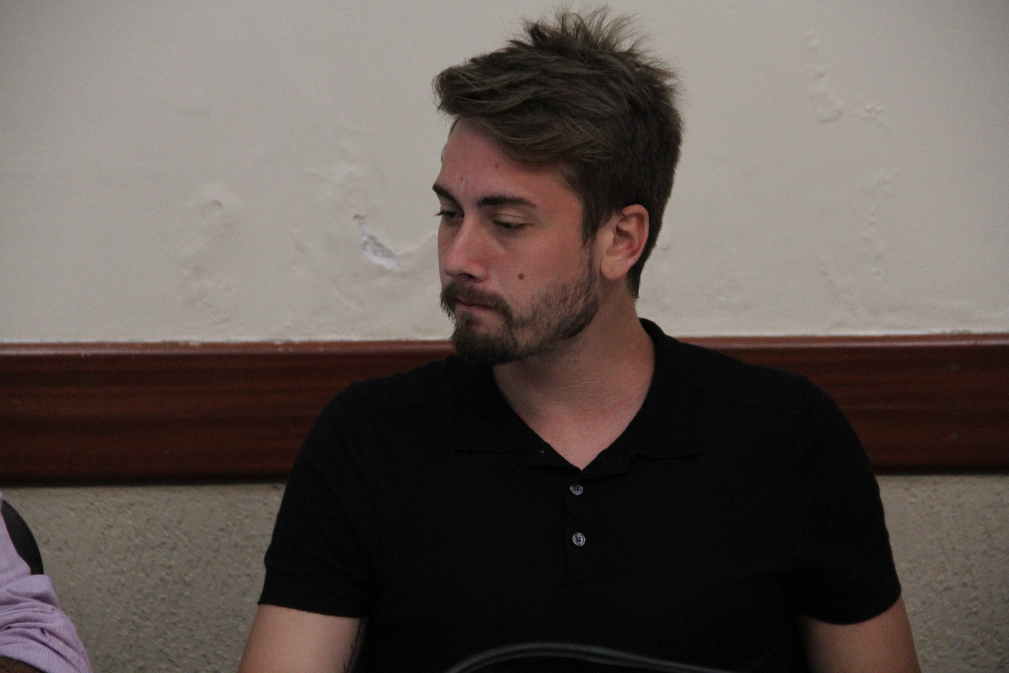 Guilherme pede manutenção de iluminação pública