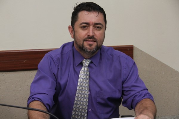 Giba pede criação de Comdema