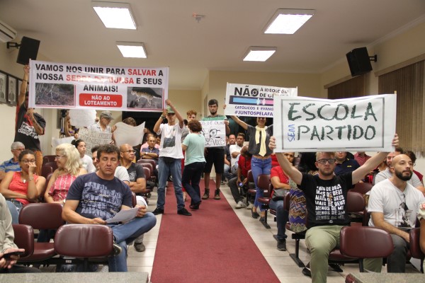 Projetos aprovados na ordem do dia