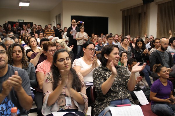 Aprovada, em 1º turno, proposta de emenda que barra a ‘ideologia de gênero’ nas escolas