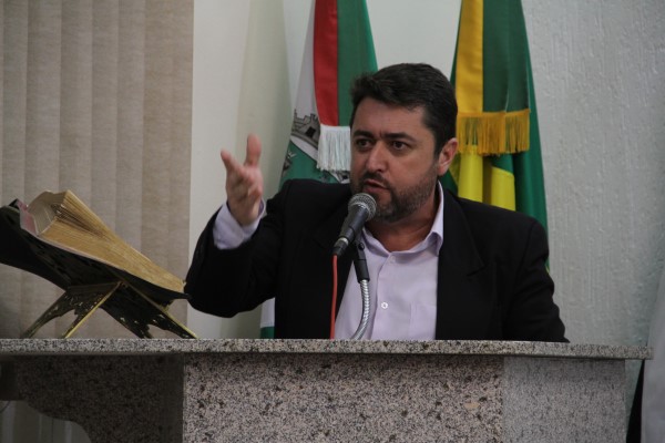 Moção aprovada pede agilidade a projeto de anistia