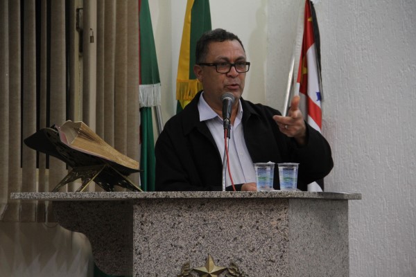 Mauro pede construção de banheiro público