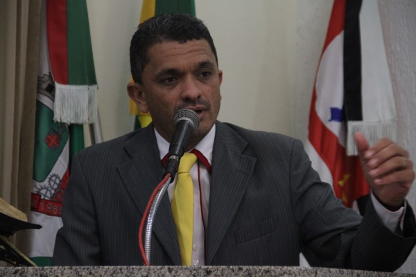 Weslen torna a alertar sobre risco de padrão de eletricidade