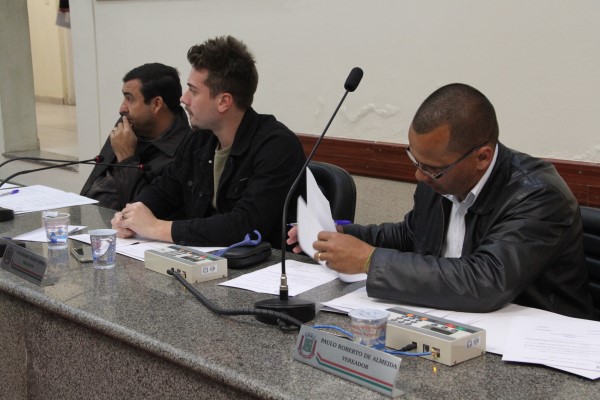 Aprovados dois requerimentos de informações