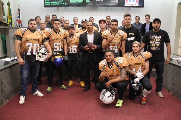 Moção parabeniza time de futebol americano Blacksmiths