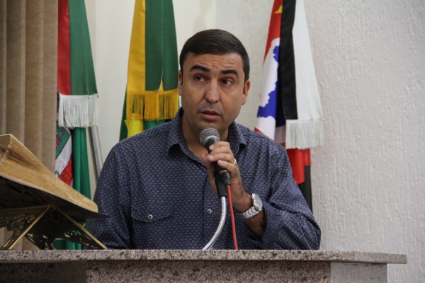 Professor Juarez mostra preocupação com saúde pública