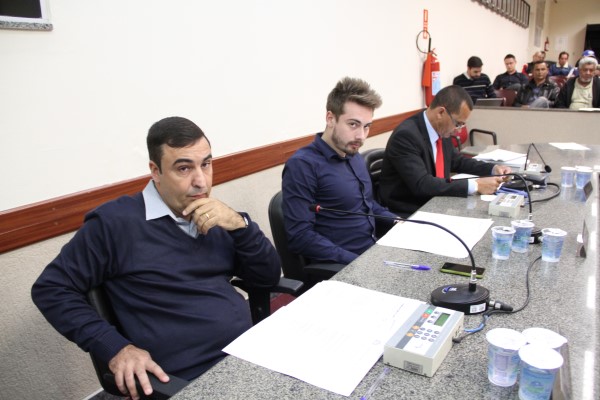 Vereadores aprovaram reajuste de servidores varzinos