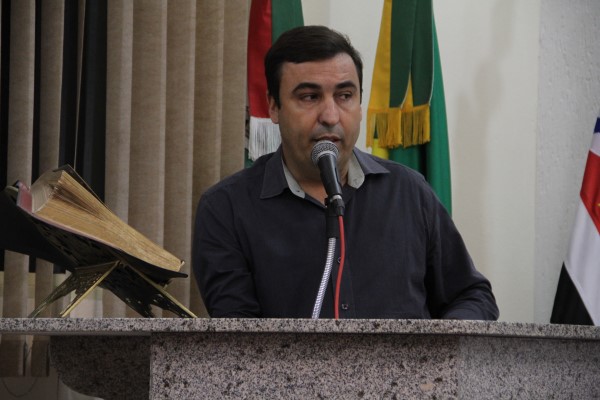 Professor Juarez, preocupação com o cemitério