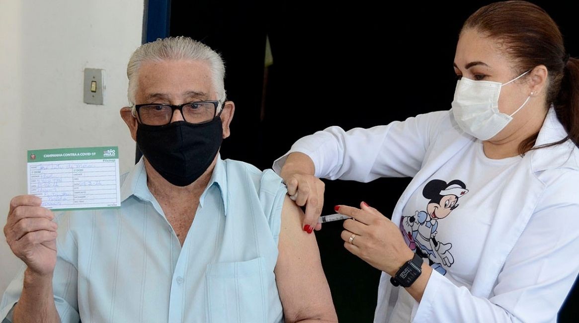 Várzea Paulista imuniza mais de 2300 pessoas contra a Covid-19