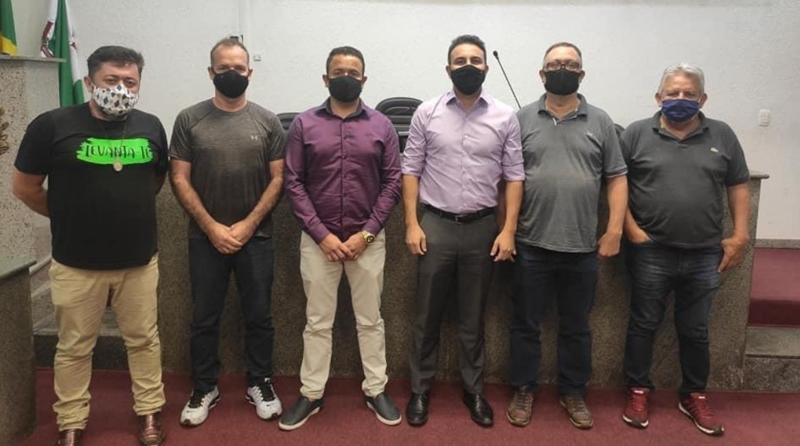 Vereadores recebem deputado Alexandre Pereira, para discutir verbas que visam a revitalização de vias na região