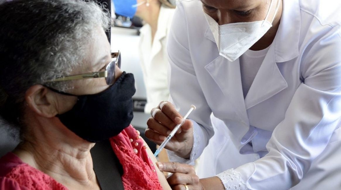 Várzea Paulista amplia horário de vacinação contra a Covid-19