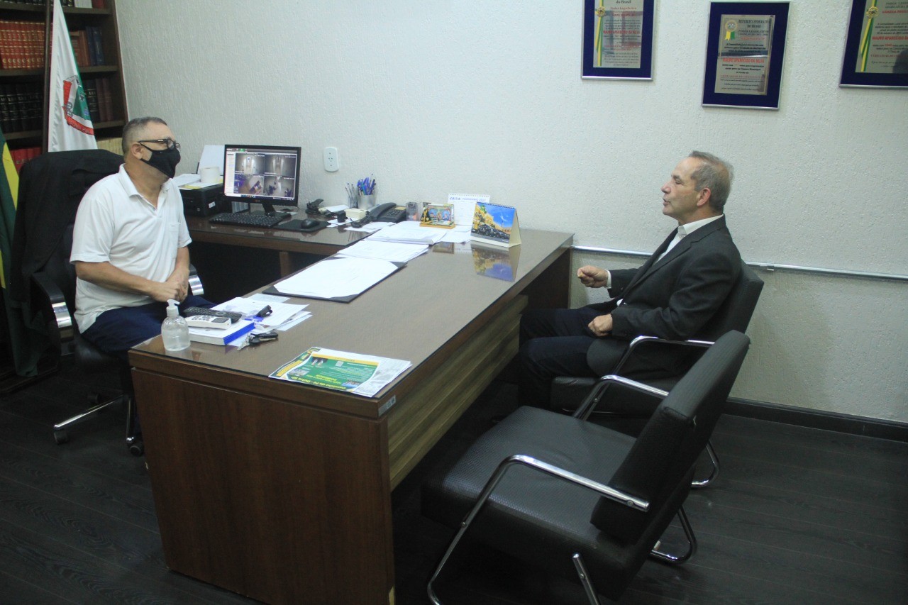 Presidente da Câmara recepciona deputado federal de São Paulo