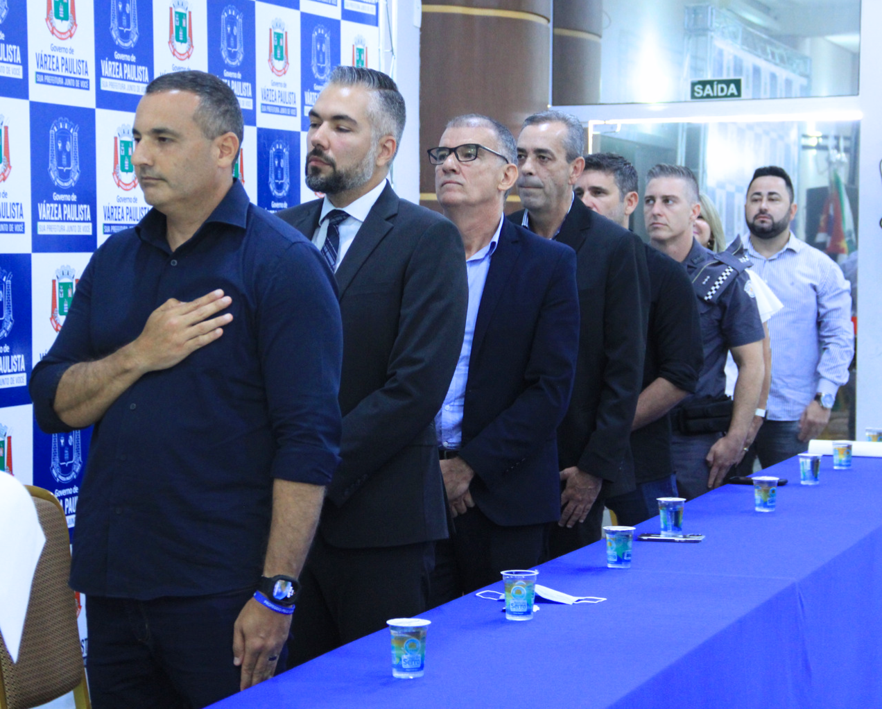 Vereadores acompanham assinatura de posse