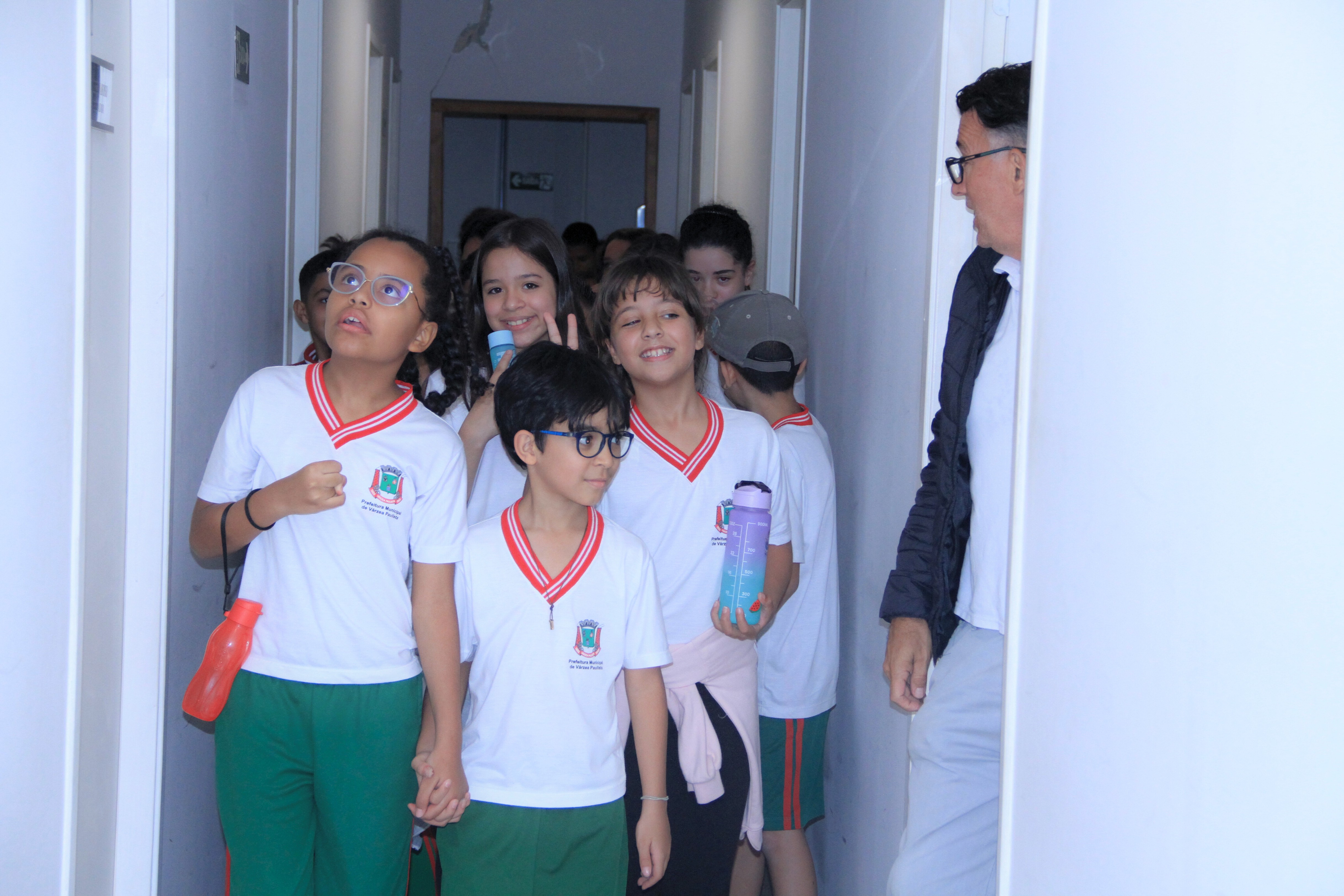 Alunos do ensino fundamental visitam Câmara Municipal