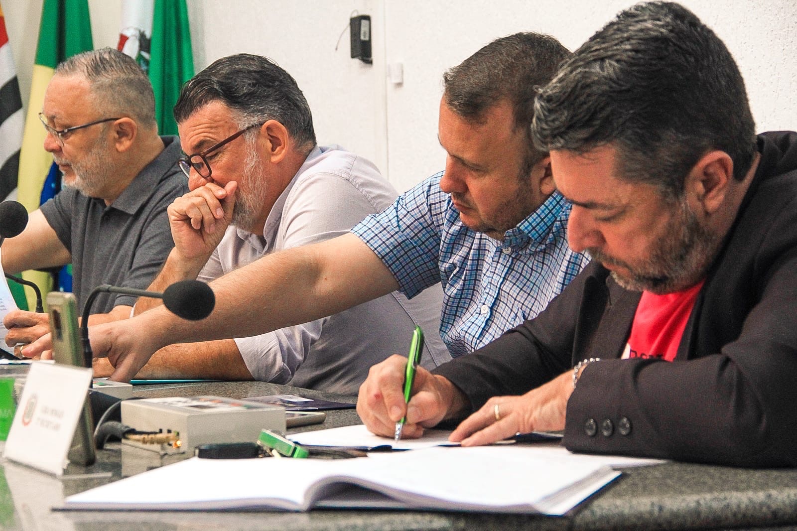 Vereadores realizam 133ª Sessão Ordinária