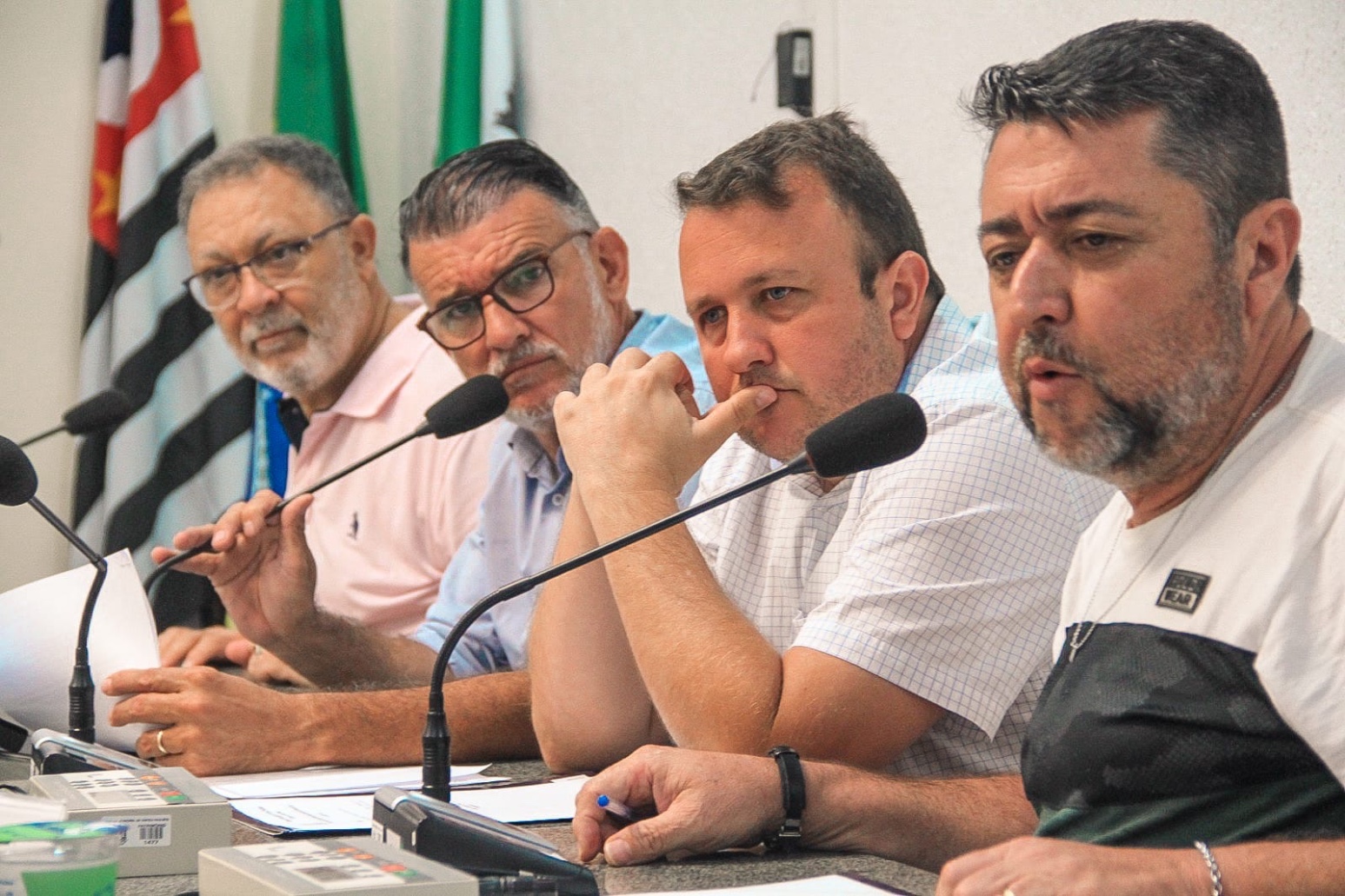 Parlamentares realizam Sessão Ordinária